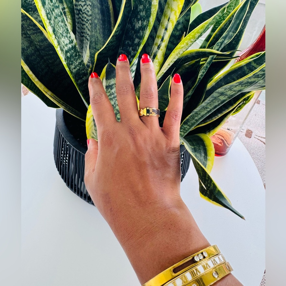 Stylish Gold Ring - image 1